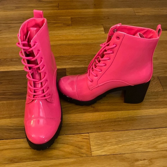 Qupid Women’s Pink Faux Leather Combat Boots Size 8.5 - Picture 1 of 8